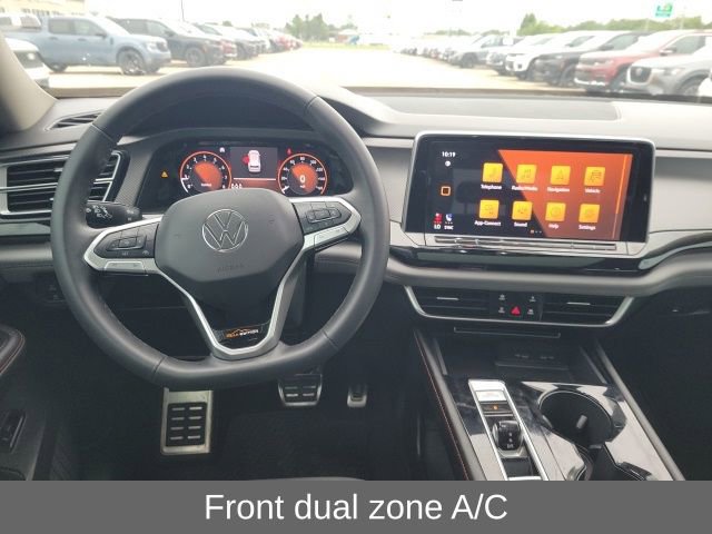 Used 2024 Volkswagen Atlas Peak Edition SE image 4
