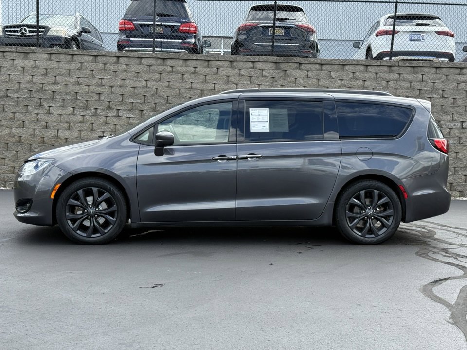 Used 2020 Chrysler Pacifica Touring-L Plus image 52
