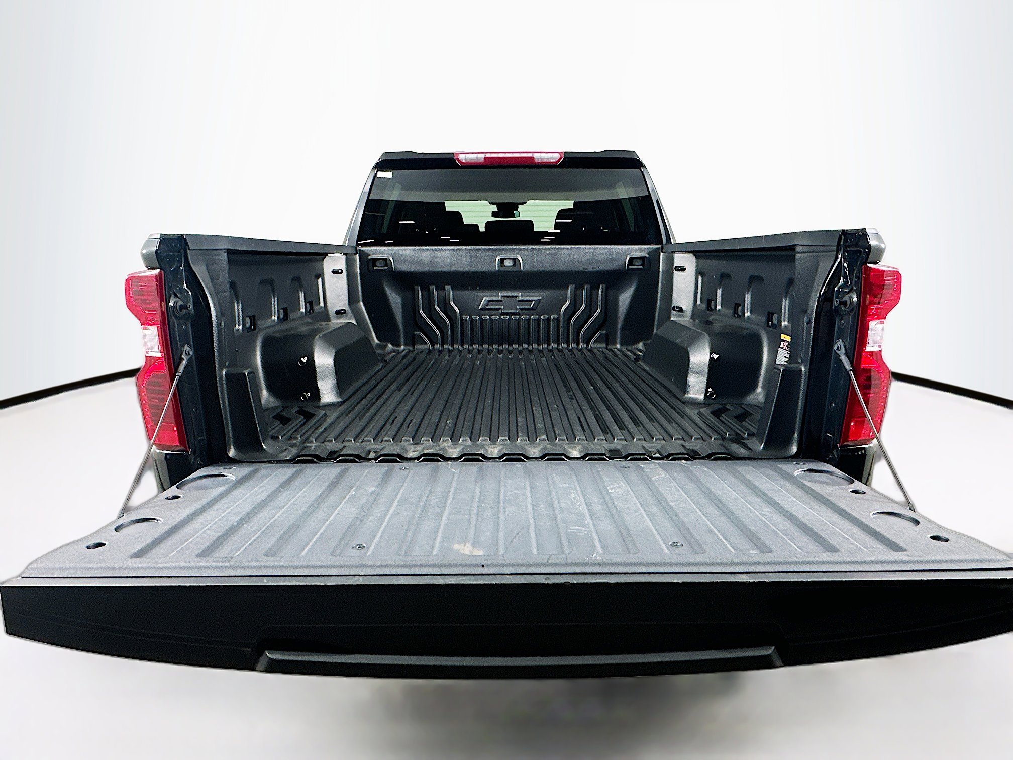 Used 2023 Chevrolet Silverado 1500 LT AWD/4WD image 28