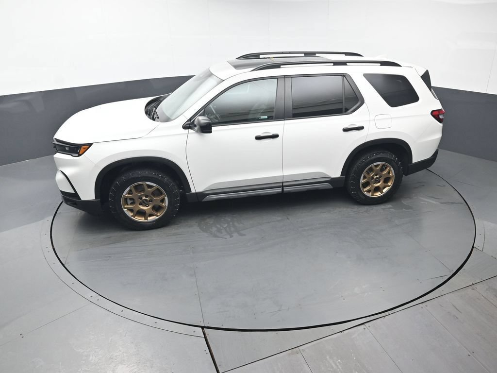 Certified 2024 Honda Pilot TrailSport image 39