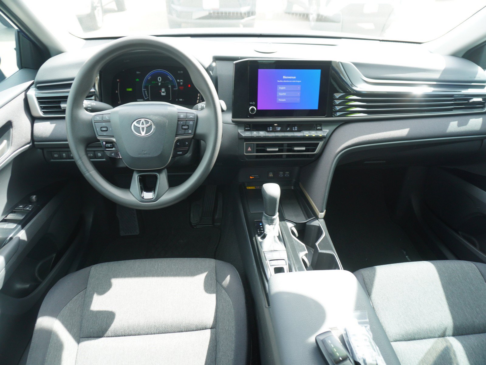 Used 2025 Toyota Camry LE w/ Convenience Package FWD image 2