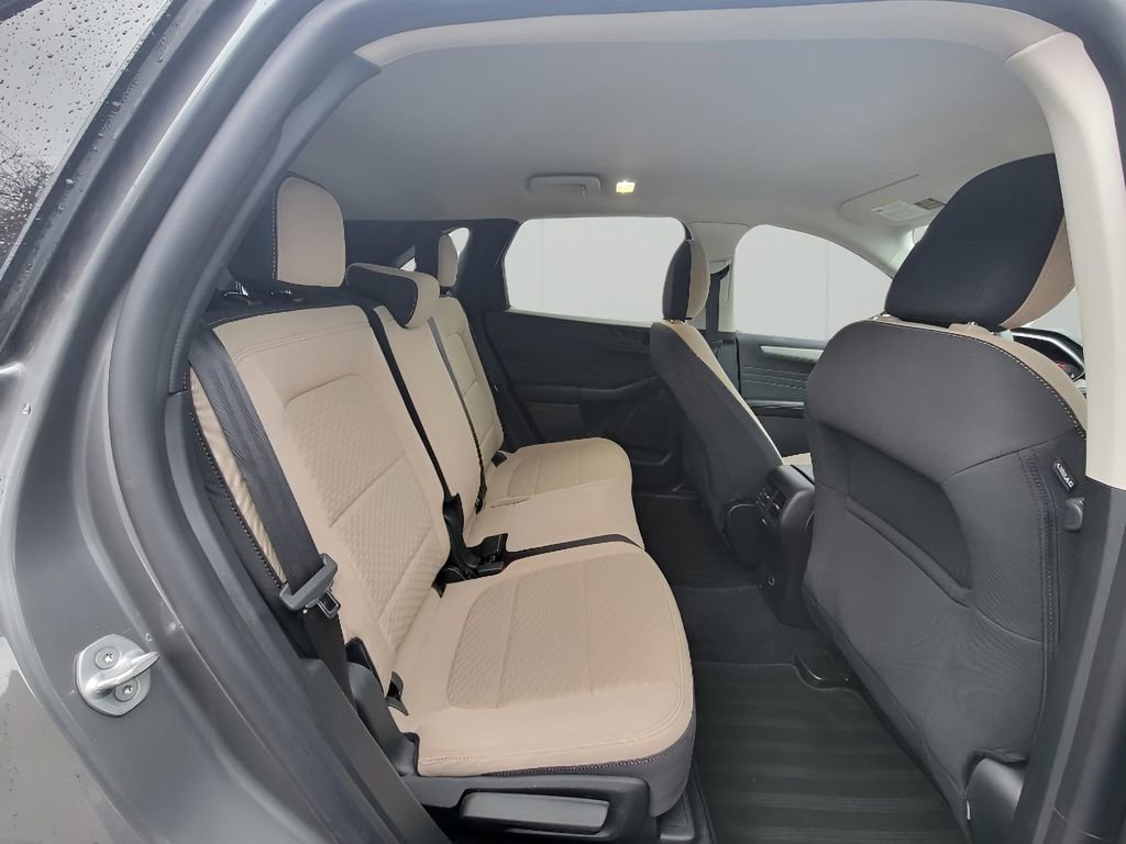 Used 2022 Ford Escape SE image 32