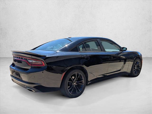 Used 2017 Dodge Charger SE w/ Power Sunroof Group RWD image 5