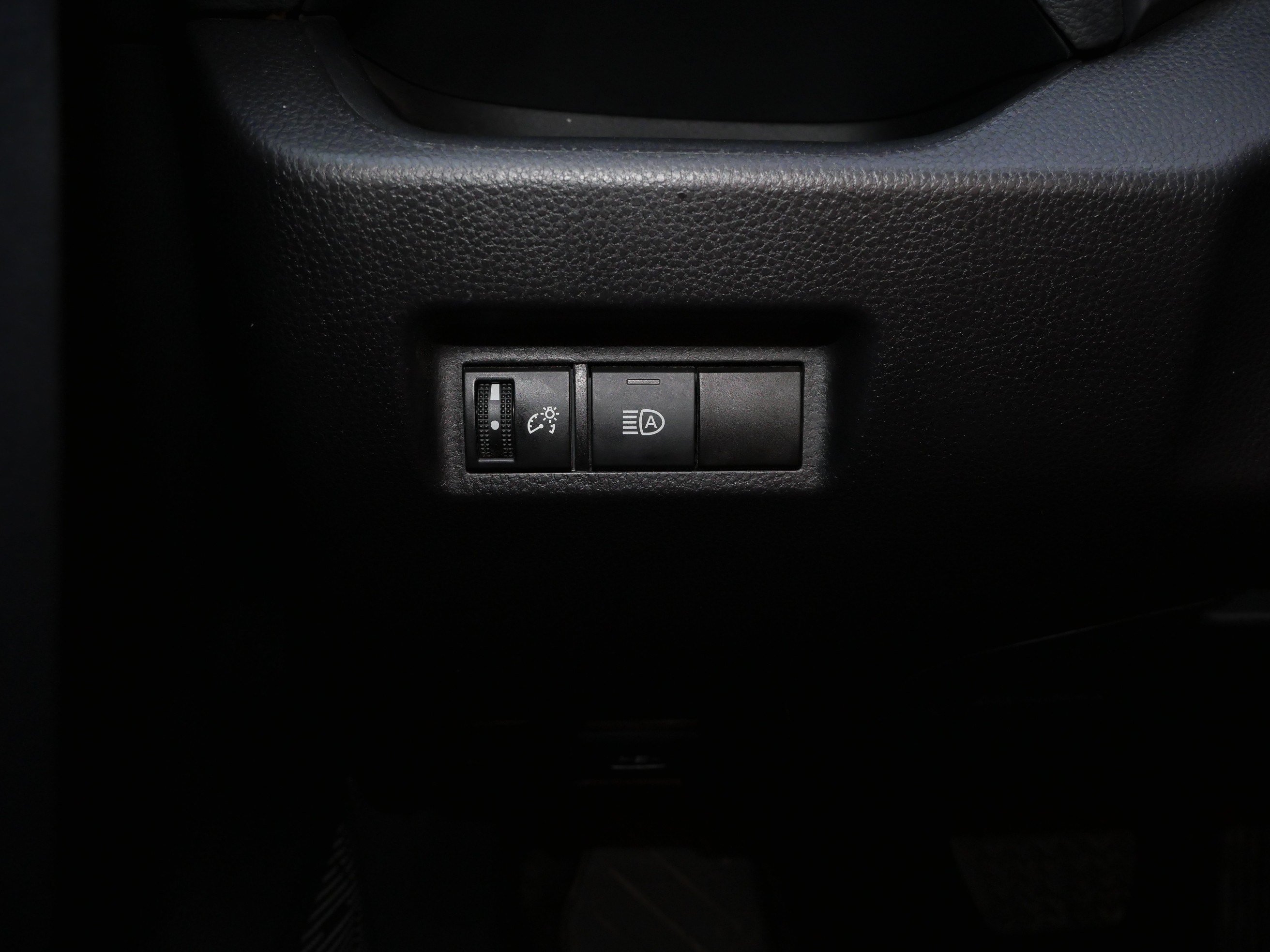 Certified 2025 Toyota RAV4 LE AWD/4WD image 26