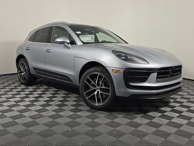Certified 2026 Porsche Macan AWD/4WD image 9