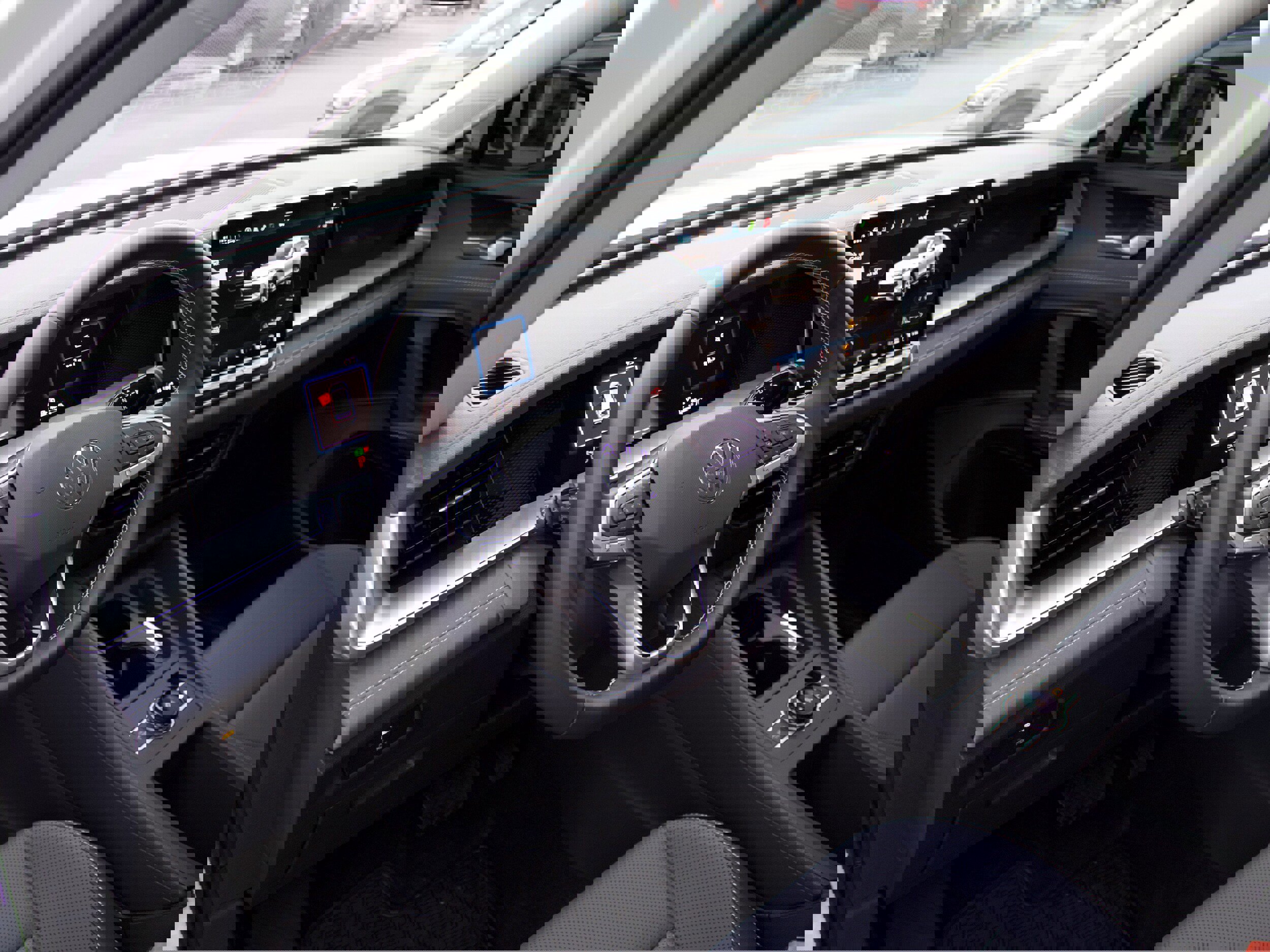 New 2025 Volkswagen Tiguan SE image 10