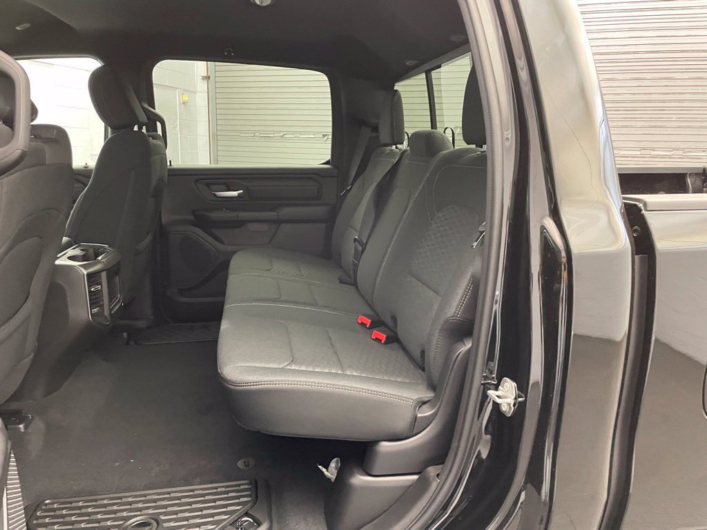 New 2026 RAM 1500 Express AWD/4WD image 17