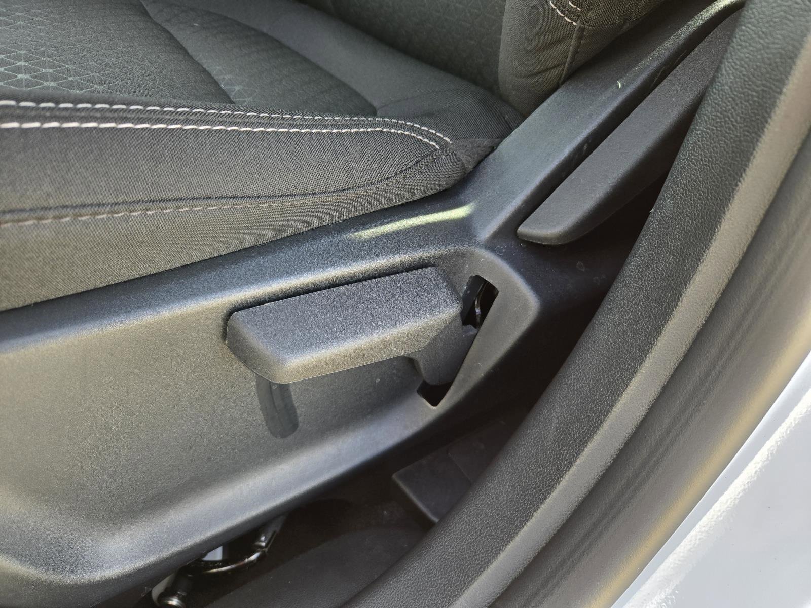 Used 2025 Ford Escape Active image 26