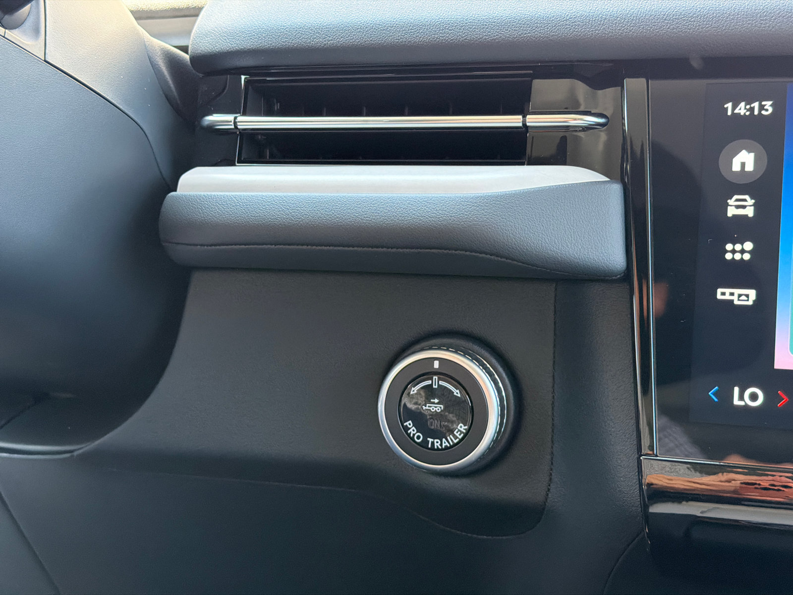 New 2027 Lincoln Navigator Premiere AWD/4WD image 28