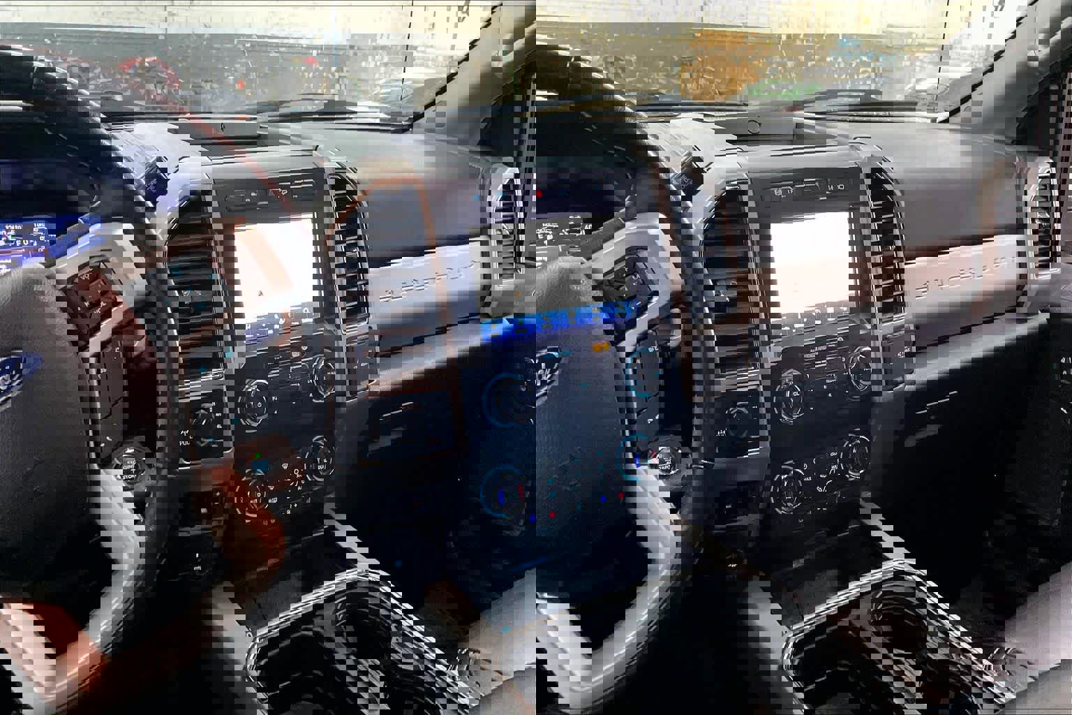 Used 2021 Ford F350 Lariat w/ Lariat Ultimate Package image 9