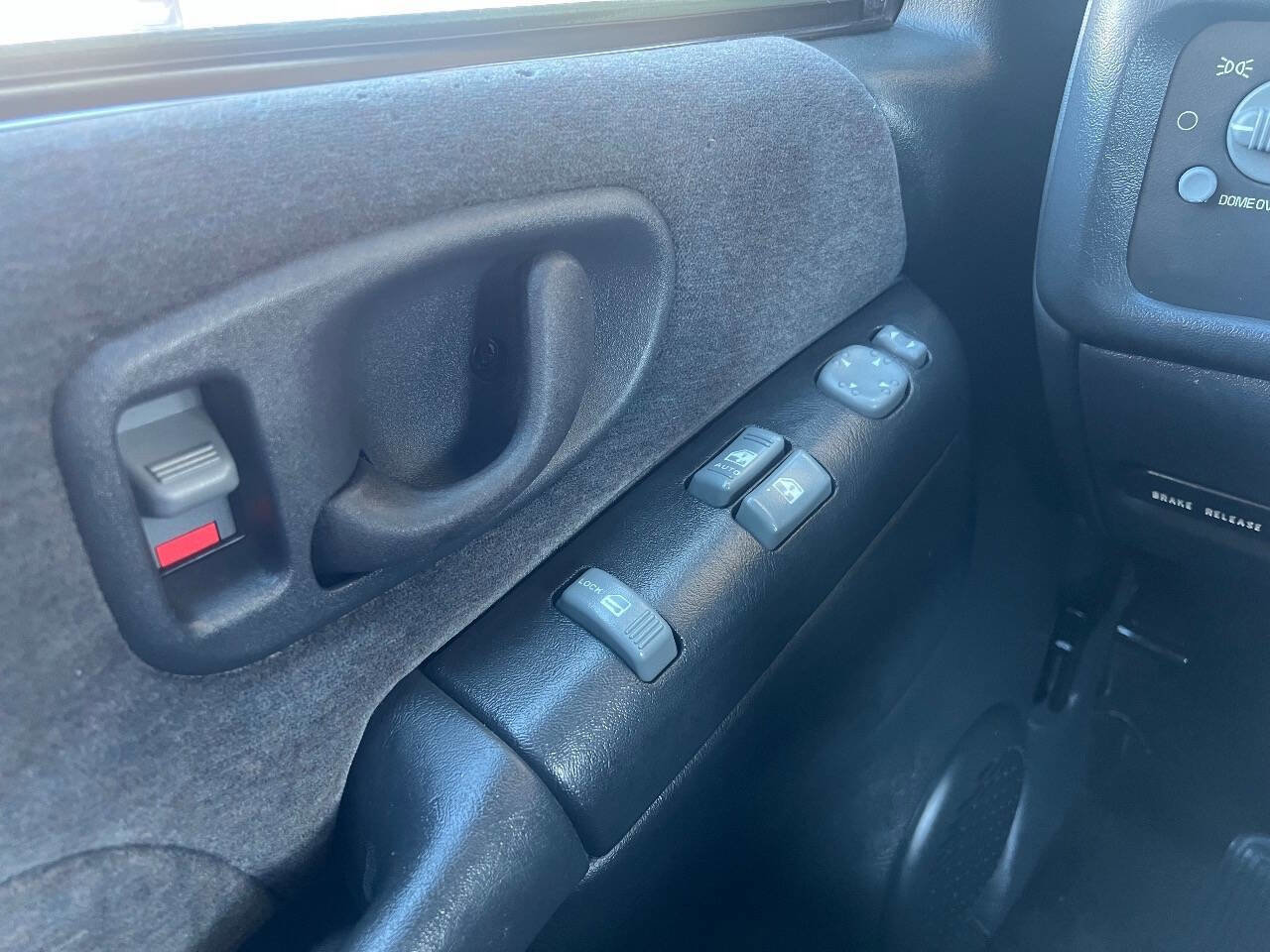 Used 2001 GMC Sonoma SLS w/ Super Spec Pkg 1 image 17