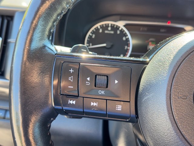 Used 2022 Nissan Pathfinder SL FWD image 24