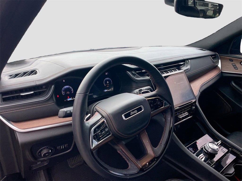 Used 2023 Jeep Grand Cherokee Summit image 12