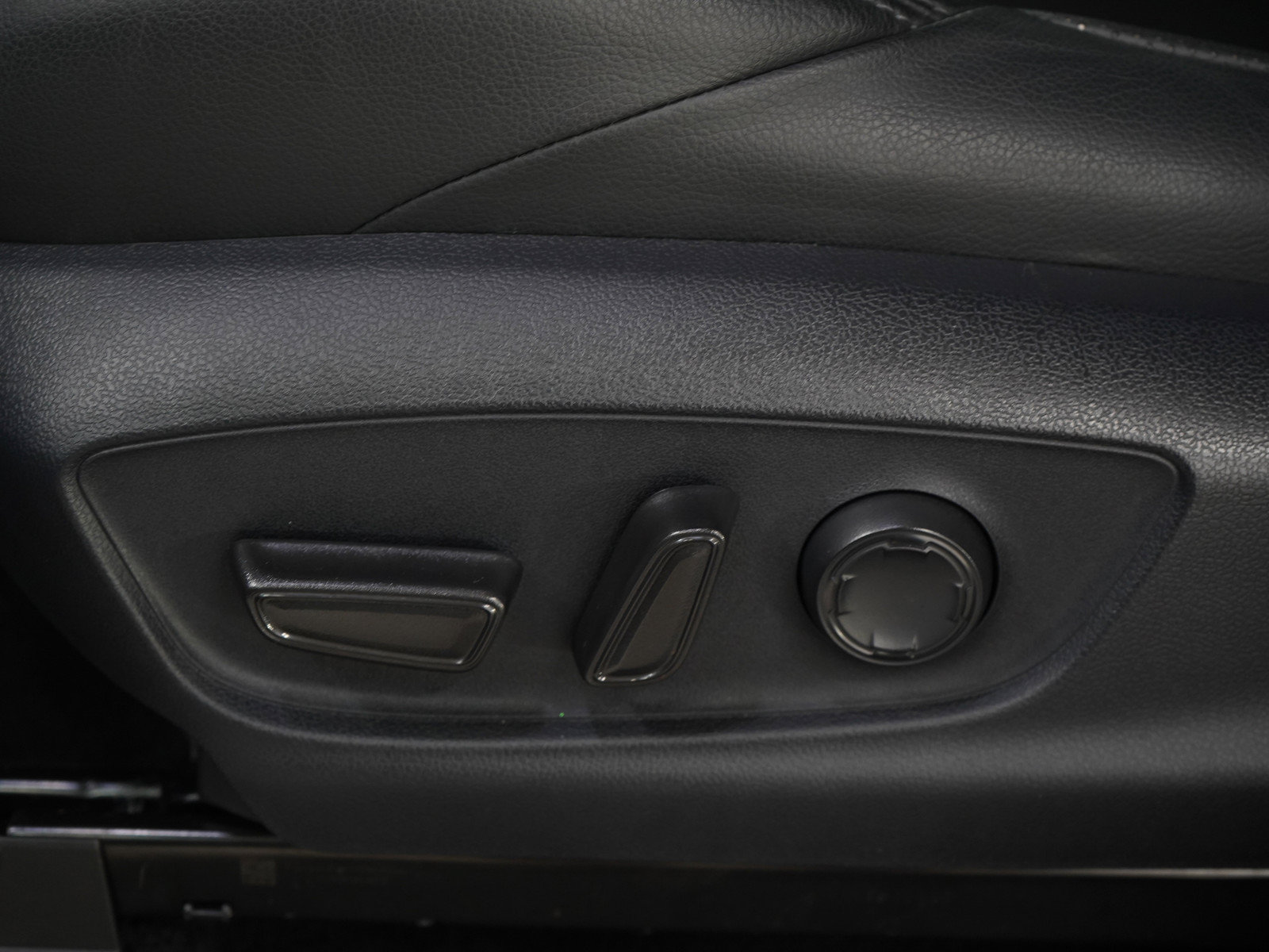 Used 2024 Toyota Tacoma TRD Off-Road w/ TRD Off Road Premium Package AWD/4WD image 25