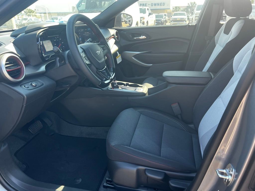 New 2026 Chevrolet Trax RS w/ Sunroof Package image 24