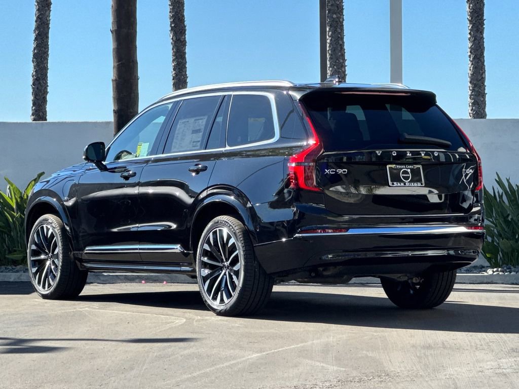 New 2026 Volvo XC90 T8 Plus w/ Protection Package Premier image 3