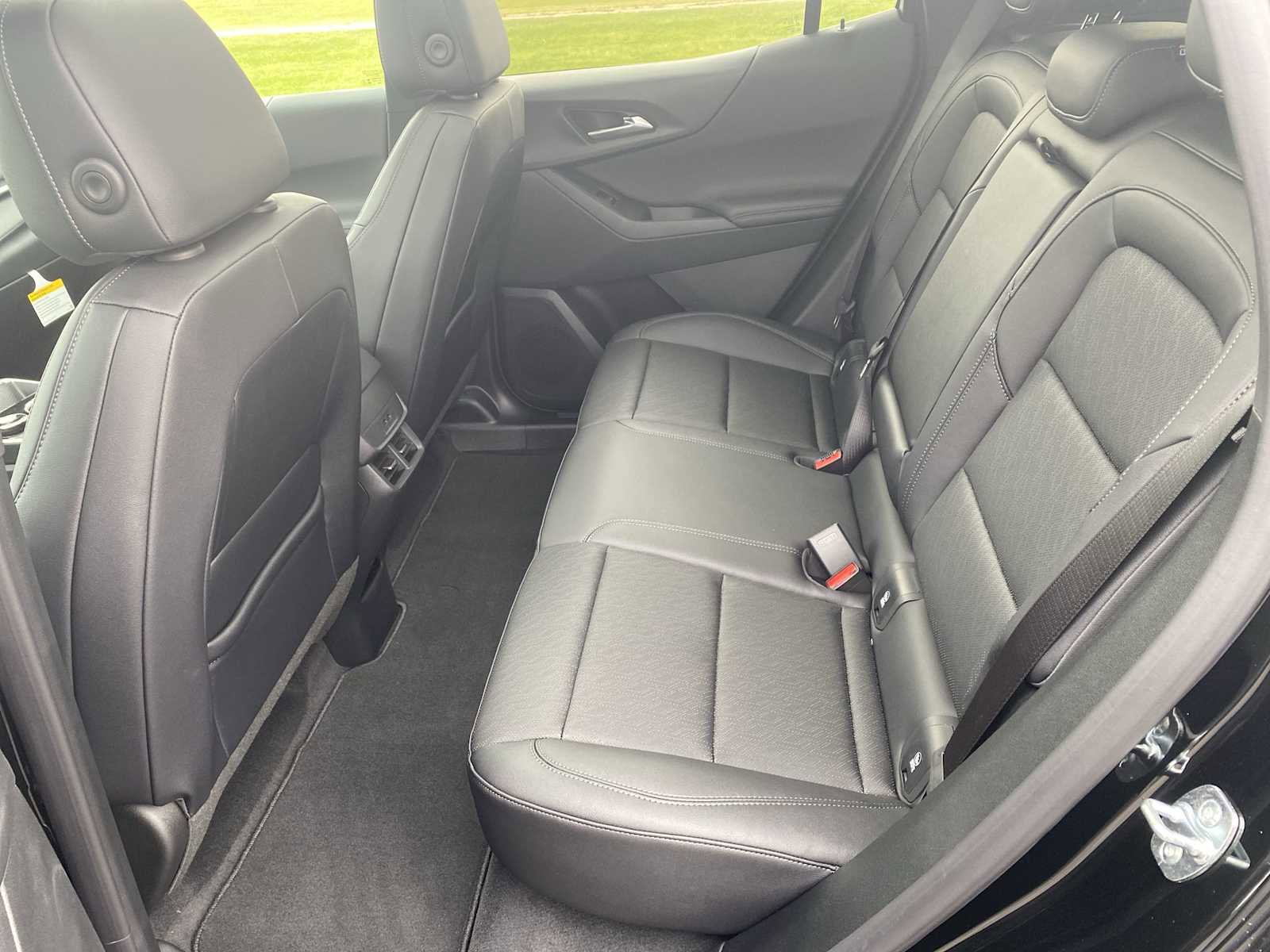 New 2026 Chevrolet Equinox LT w/ Convenience Package II image 24