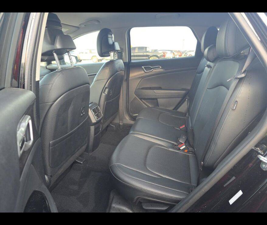 Used 2024 Kia Sportage EX FWD image 7