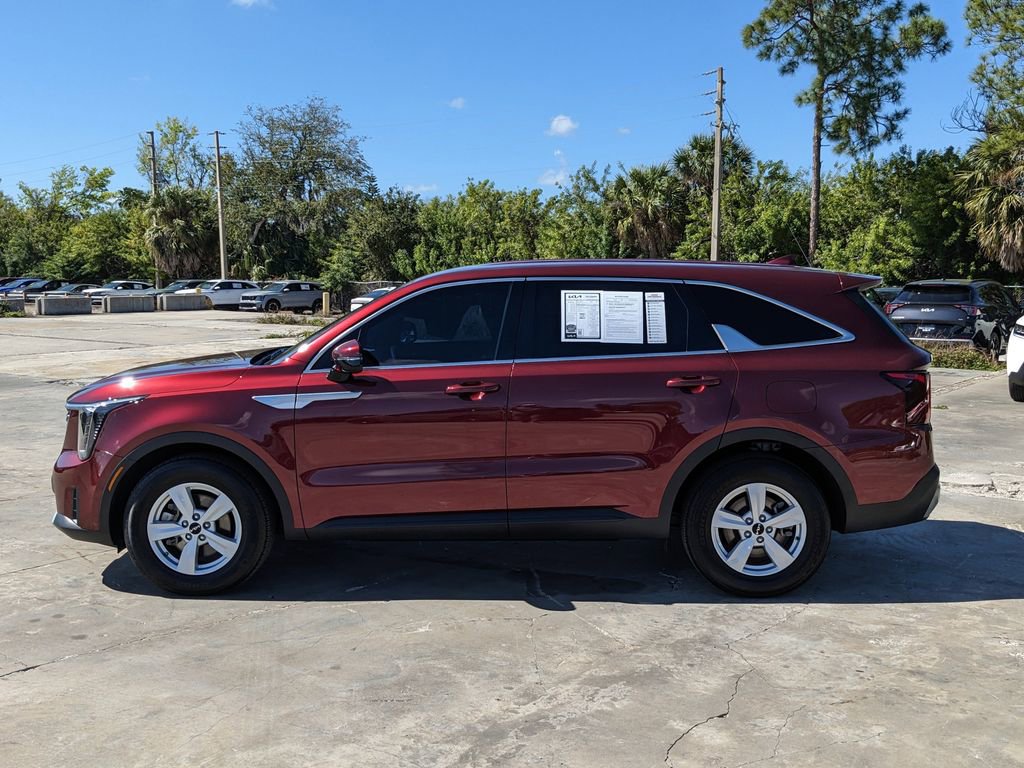Certified 2025 Kia Sorento LX FWD image 6