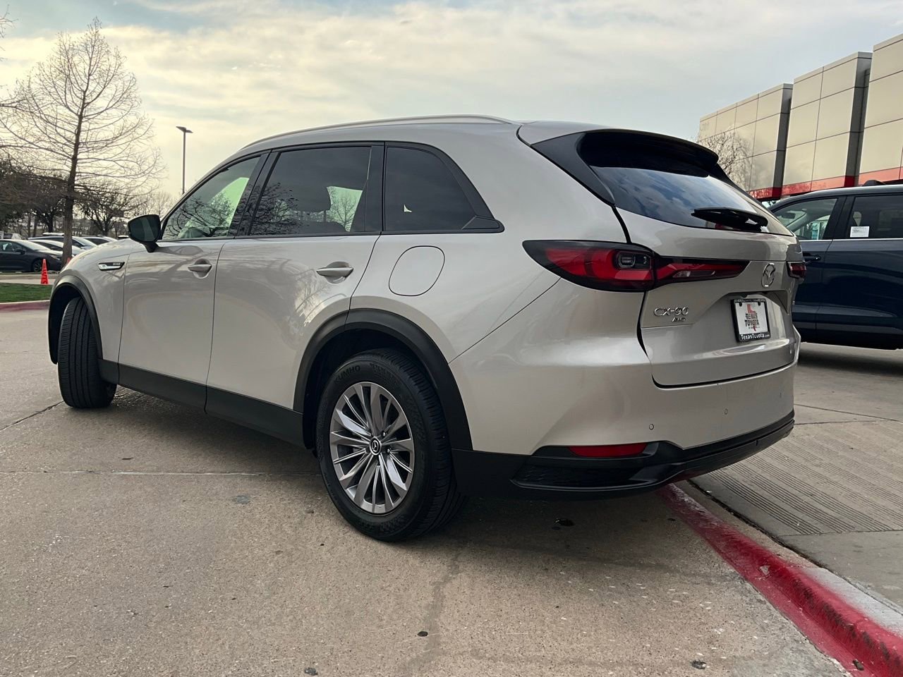 Used 2025 MAZDA CX-90 3.3 Turbo w/ Preferred Package image 7