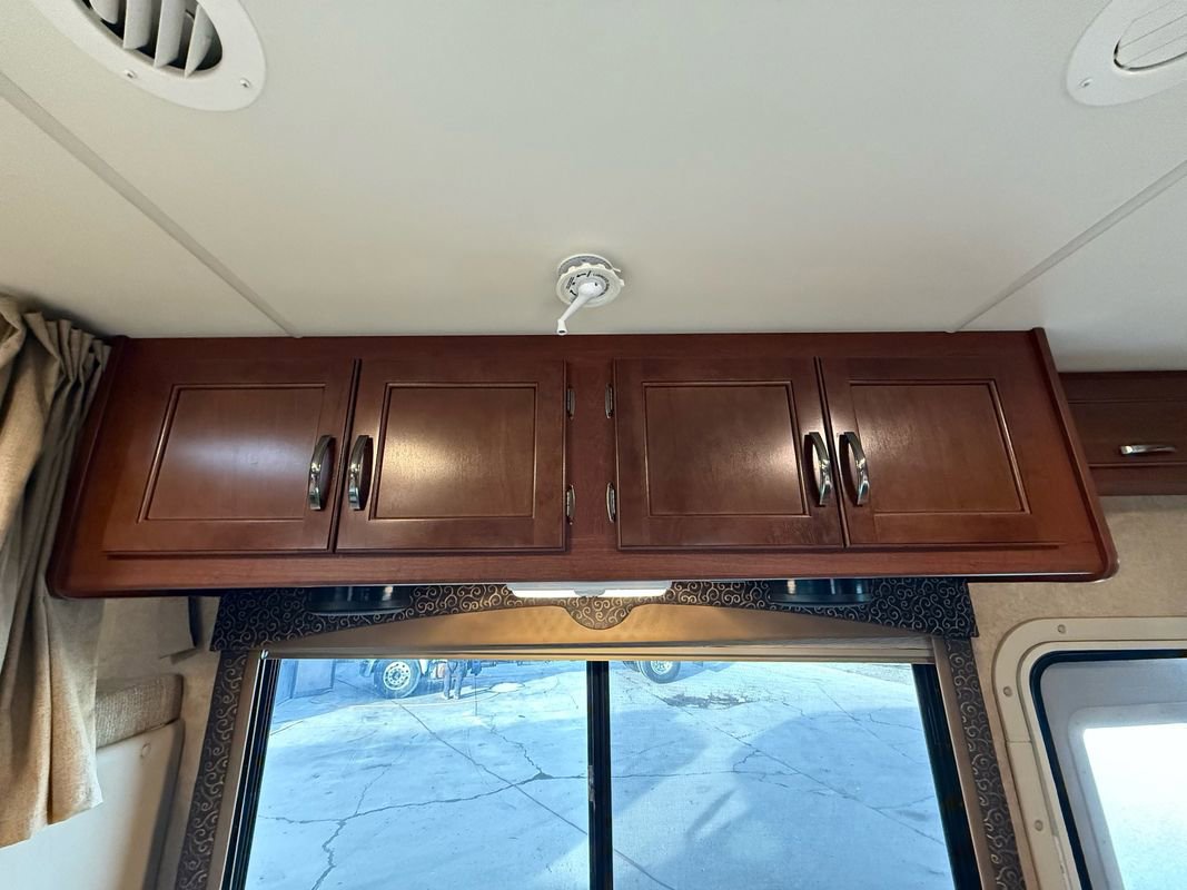 Used 2015 Ford E-450 and Econoline 450 Super Duty w/ Motorhome Prep Package image 21