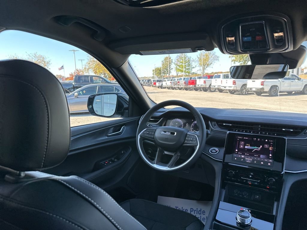 New 2025 Jeep Grand Cherokee Altitude AWD/4WD image 50