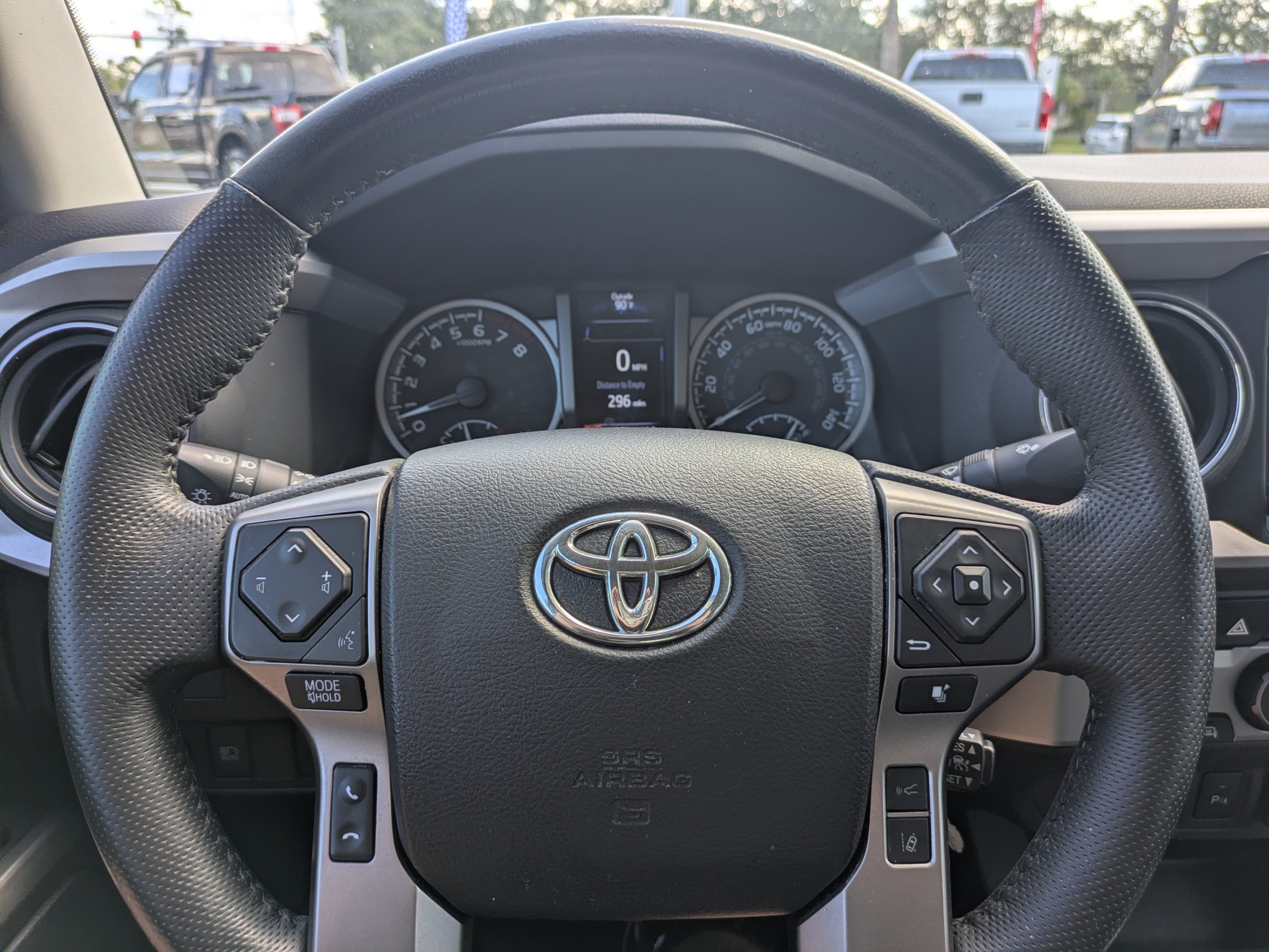 Used 2022 Toyota Tacoma SR5 RWD image 28