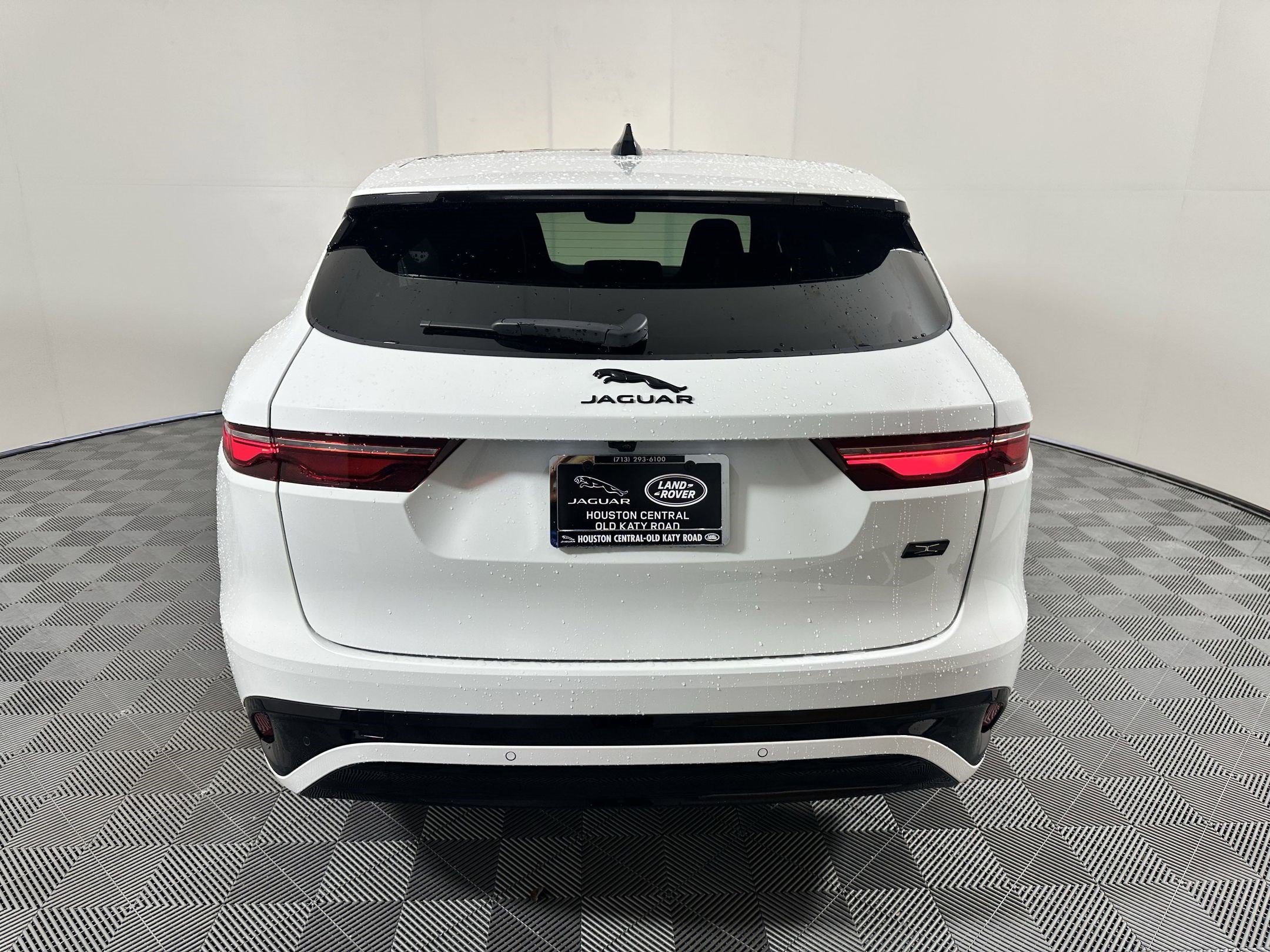 Used 2026 Jaguar F-PACE R-Dynamic S AWD/4WD image 9