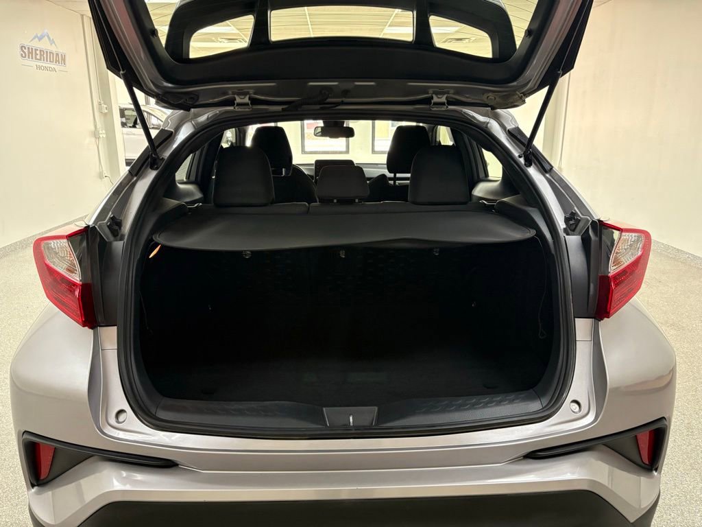 Used 2019 Toyota C-HR XLE FWD image 10