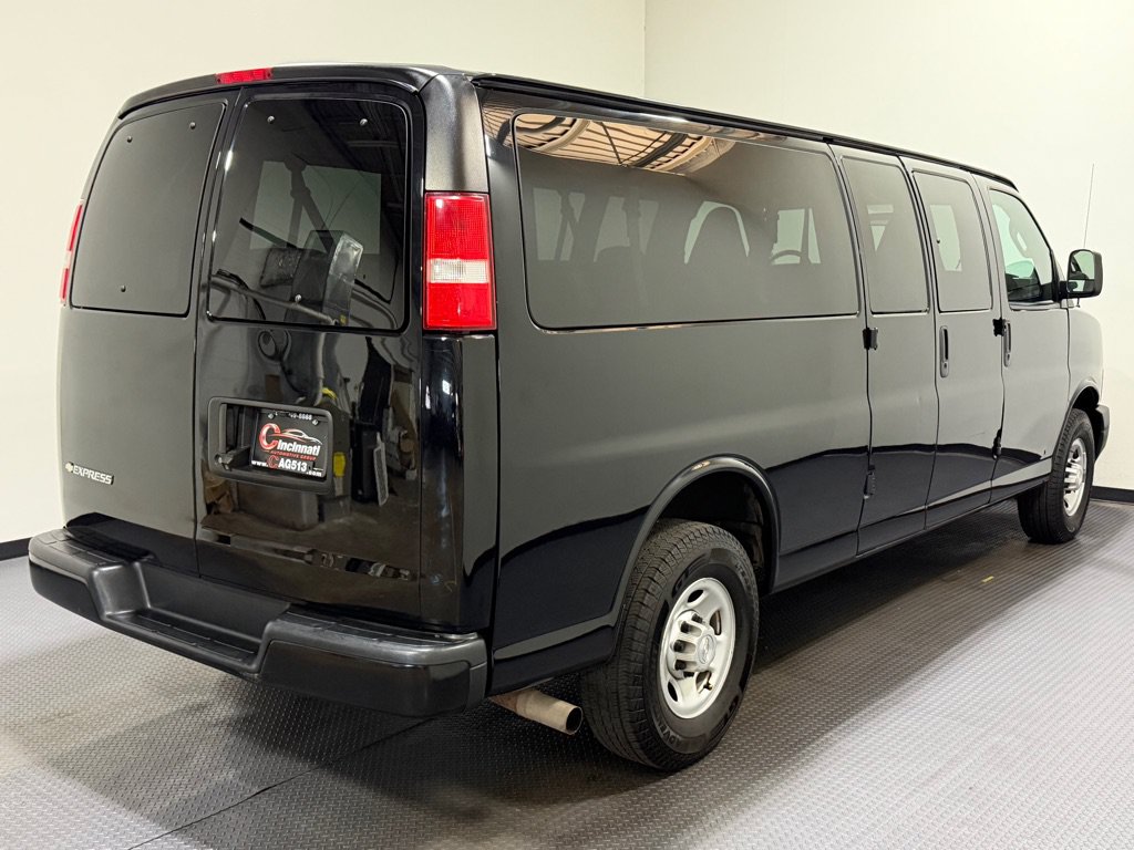 Used 2019 Chevrolet Express 3500 LS RWD image 5
