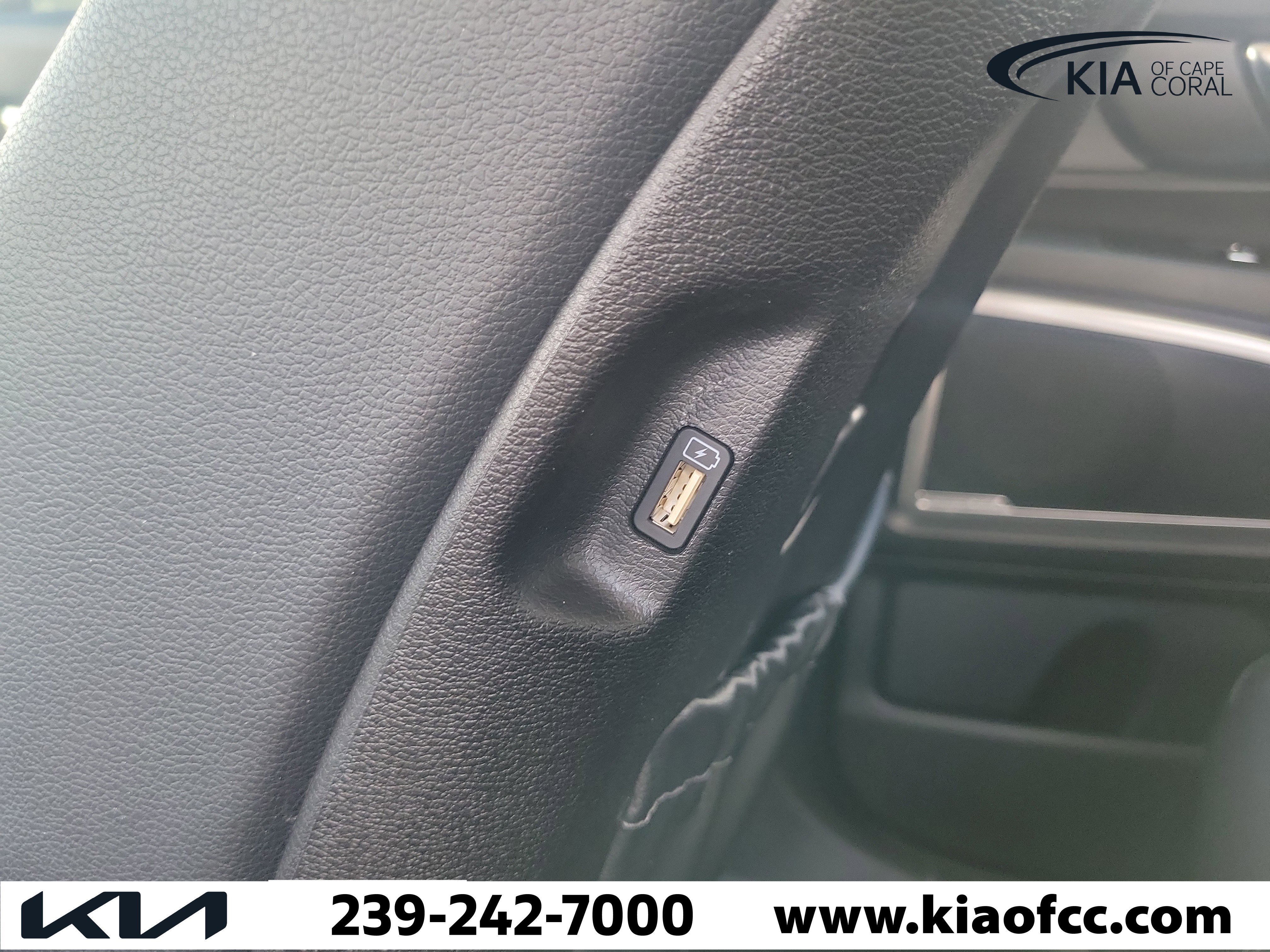 Certified 2022 Kia Telluride EX w/ EX Premium Package FWD image 17