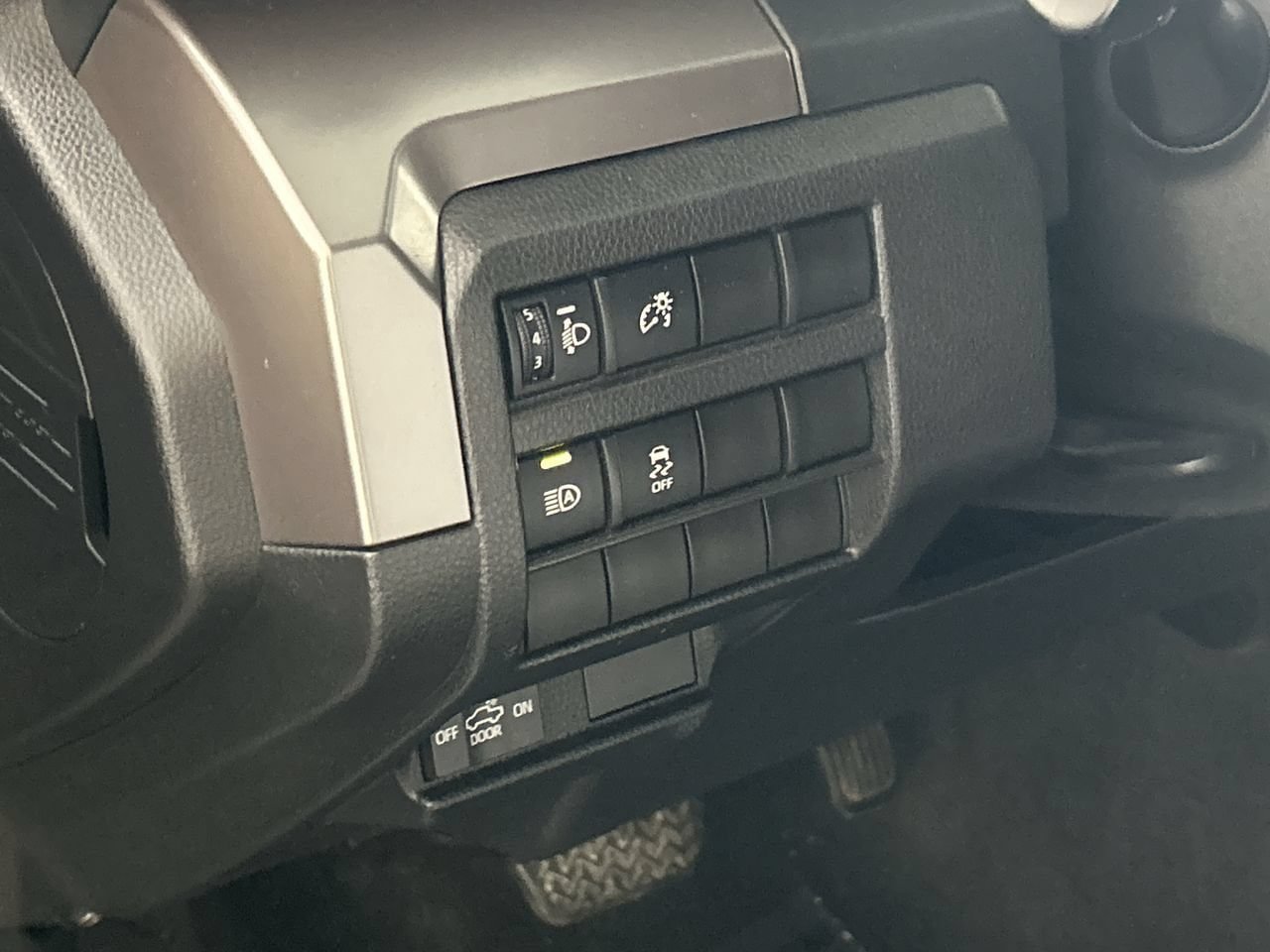 Used 2024 Toyota Tacoma SR5 AWD/4WD image 13