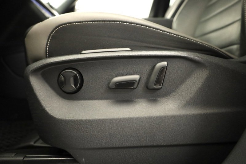 Used 2020 Volkswagen Atlas Cross Sport SEL Premium image 11