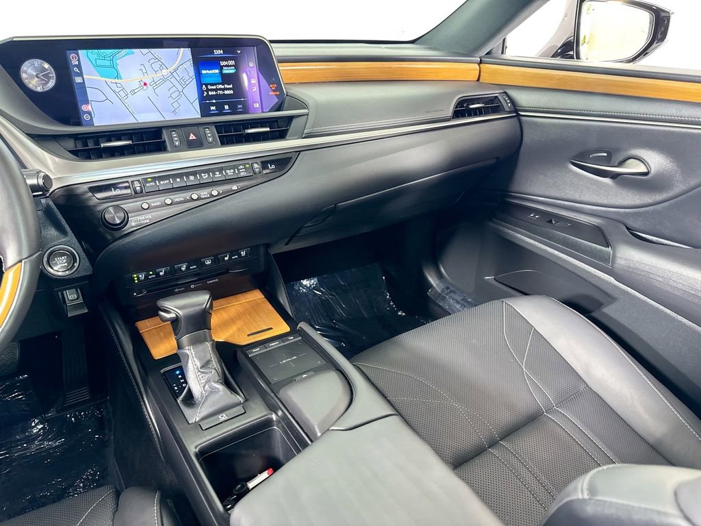 Used 2020 Lexus ES 350 Luxury w/ Accessory Package image 29