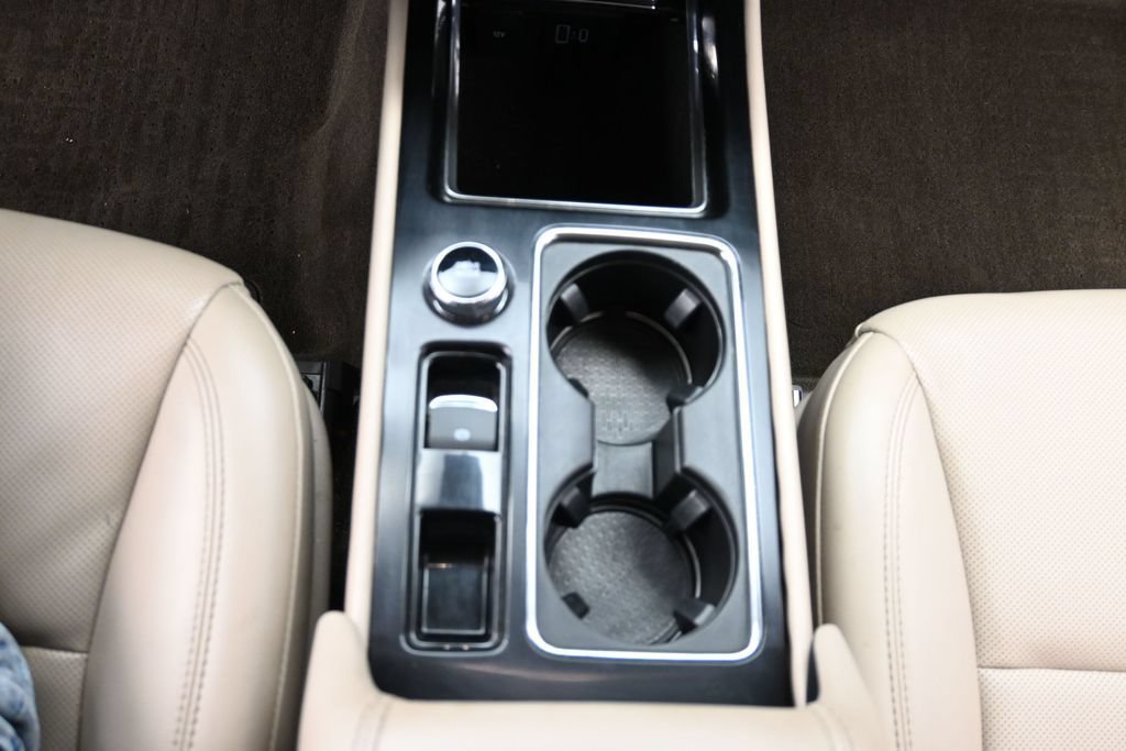Used 2021 Lincoln Corsair AWD image 17