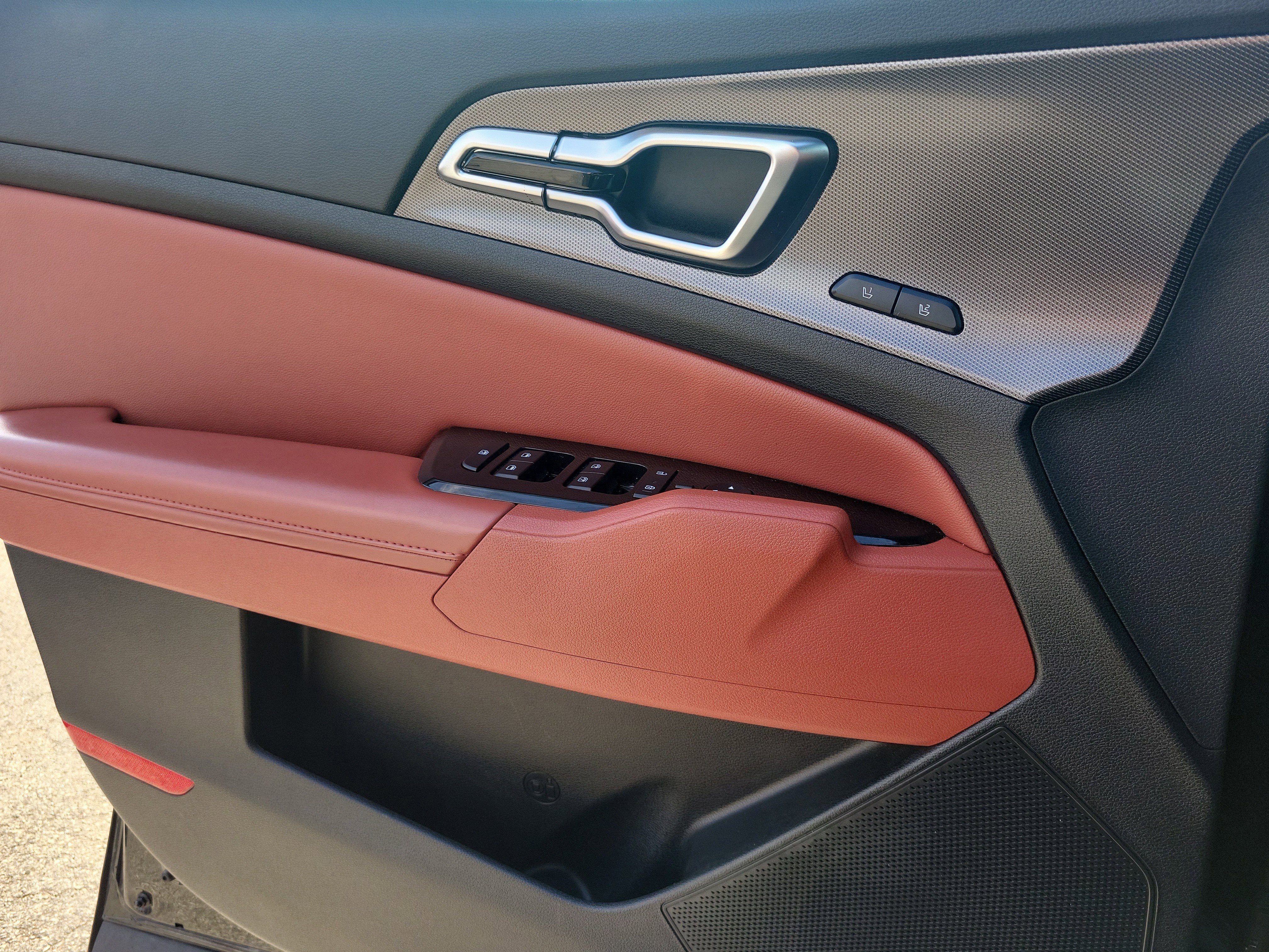 Used 2024 Kia Sportage SX image 21