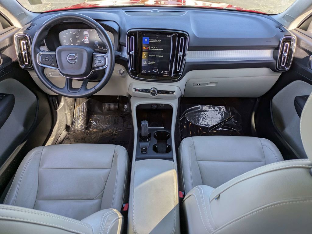 Used 2019 Volvo XC40 T5 Momentum image 16