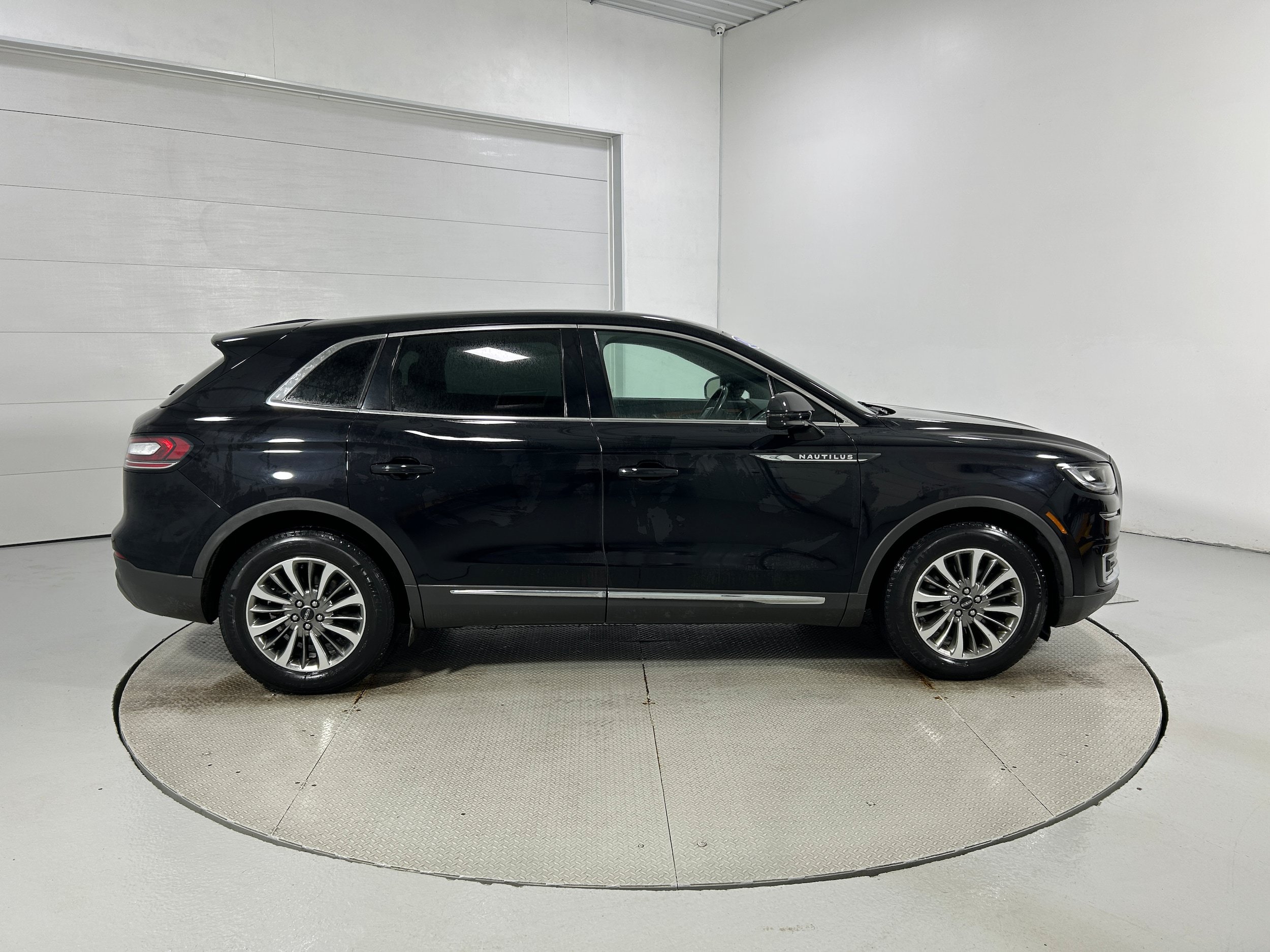 Used 2019 Lincoln Nautilus Select AWD/4WD image 30