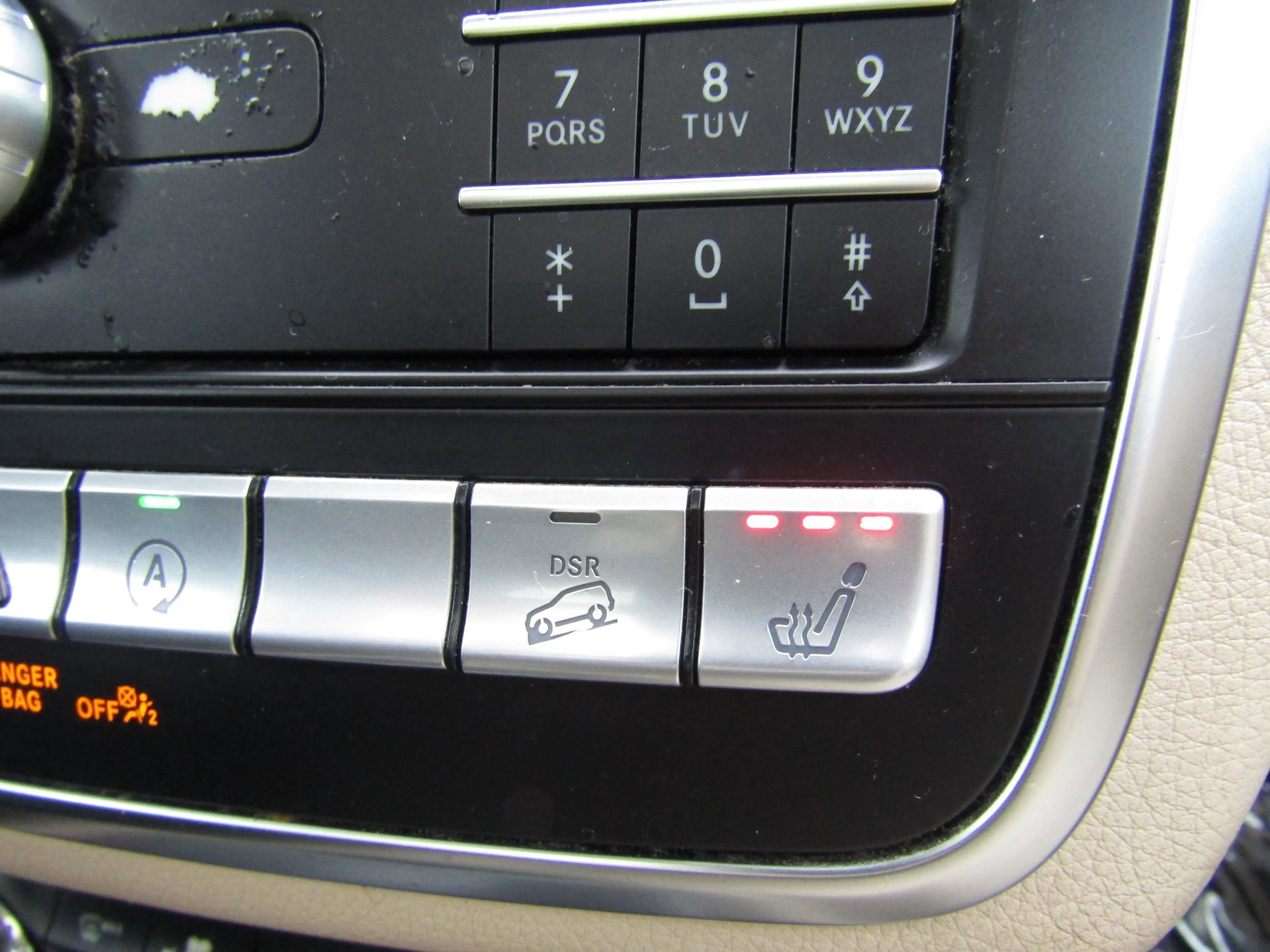 Used 2020 Mercedes-Benz GLA 250 4MATIC w/ Premium Package image 38