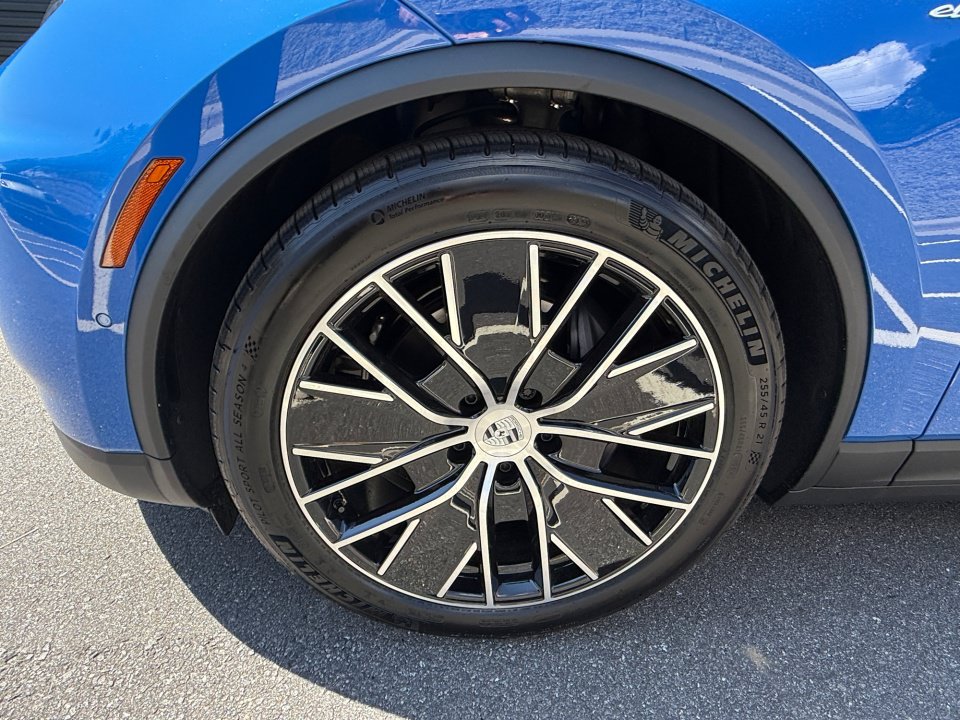 New 2026 Porsche Macan 4 Electric AWD/4WD image 11