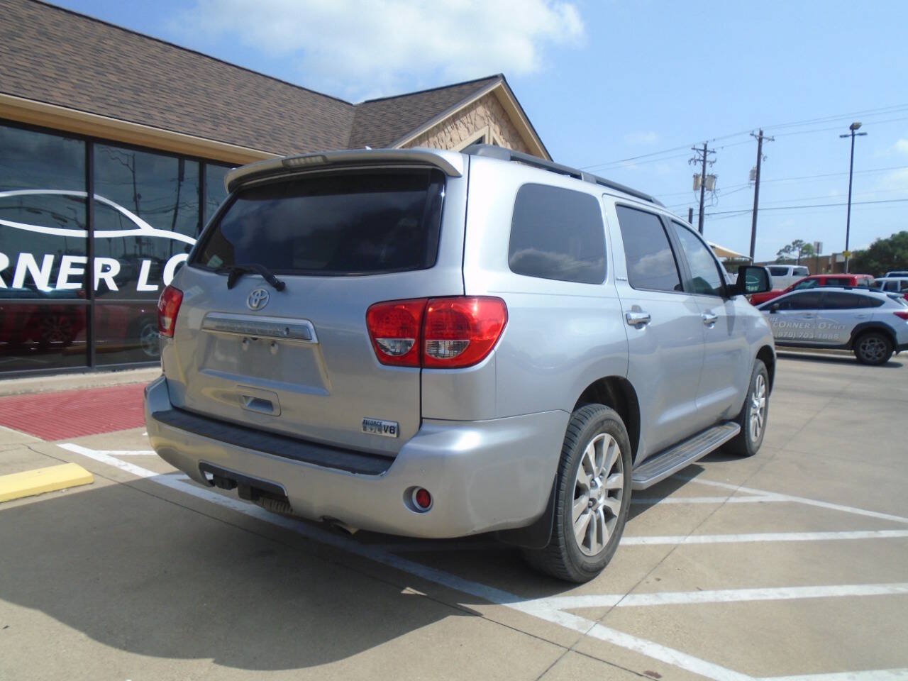 Used 2016 Toyota Sequoia Limited w/ Safety & Convenience Package RWD image 6
