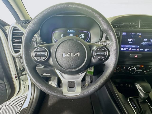 Used 2023 Kia Soul LX w/ LX Technology Package FWD image 15