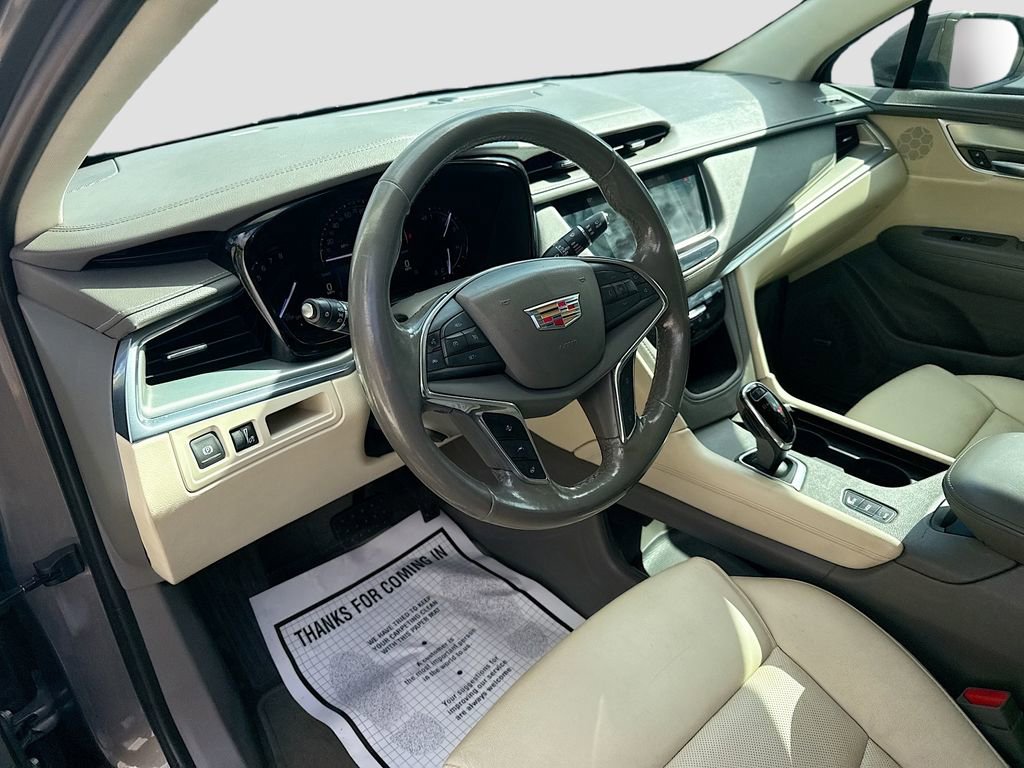 Used 2018 Cadillac XT5 Luxury w/ Driver Awareness Package image 10