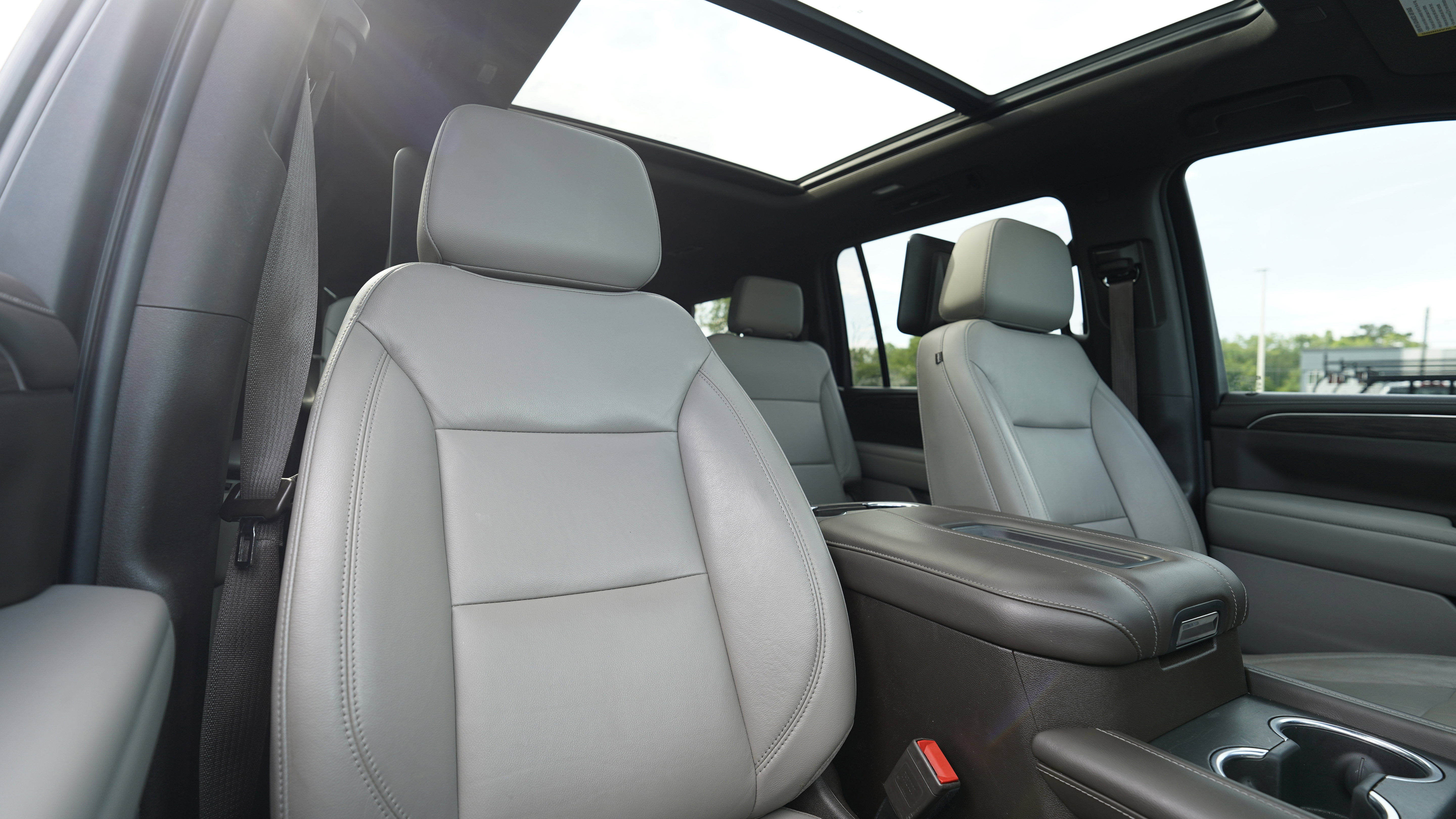 Used 2021 Chevrolet Suburban LT w/ Rear Media and Nav Package RWD image 14