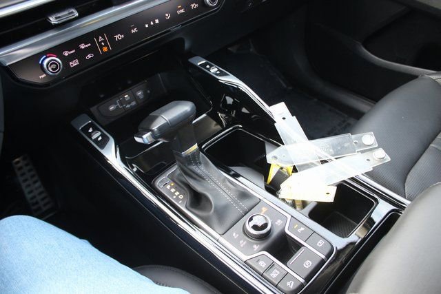 Used 2025 Kia Sorento SX image 13