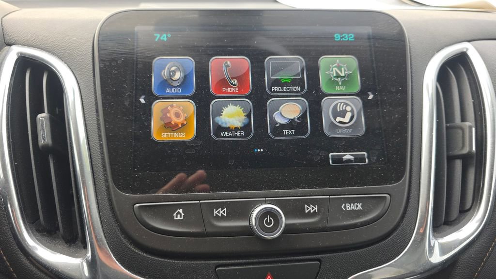 Used 2018 Chevrolet Equinox Premier image 18