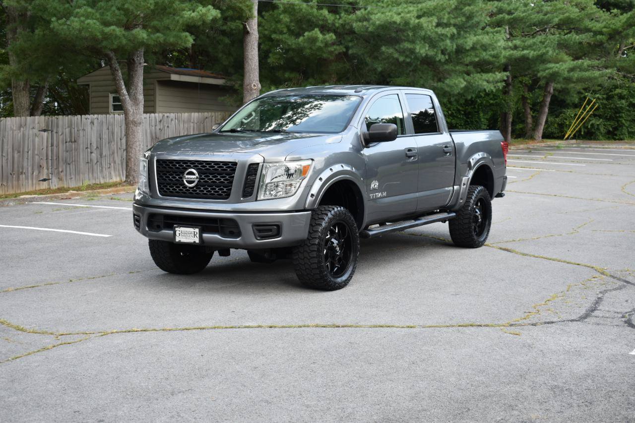 Used 2019 Nissan Titan S AWD/4WD image 2