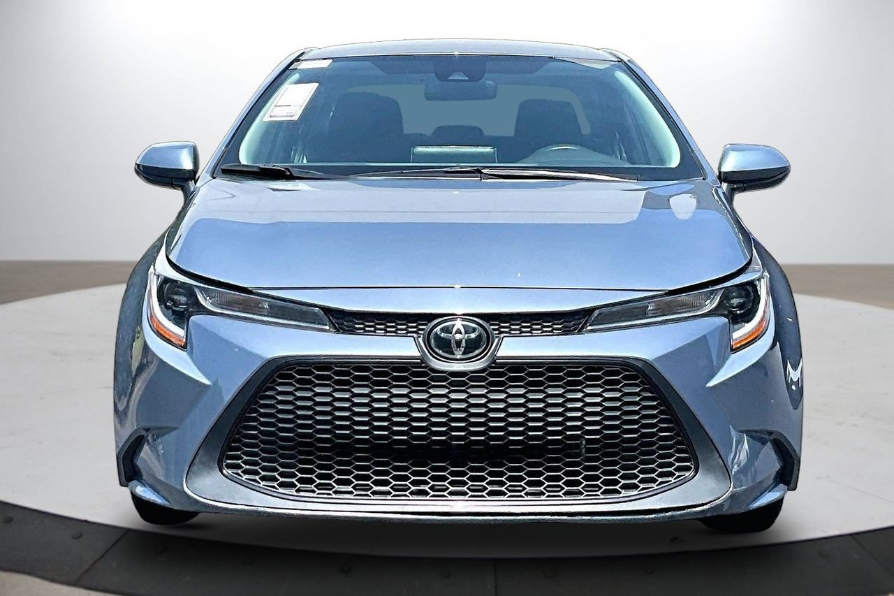 Used 2021 Toyota Corolla LE w/ LE Convenience Package FWD image 3