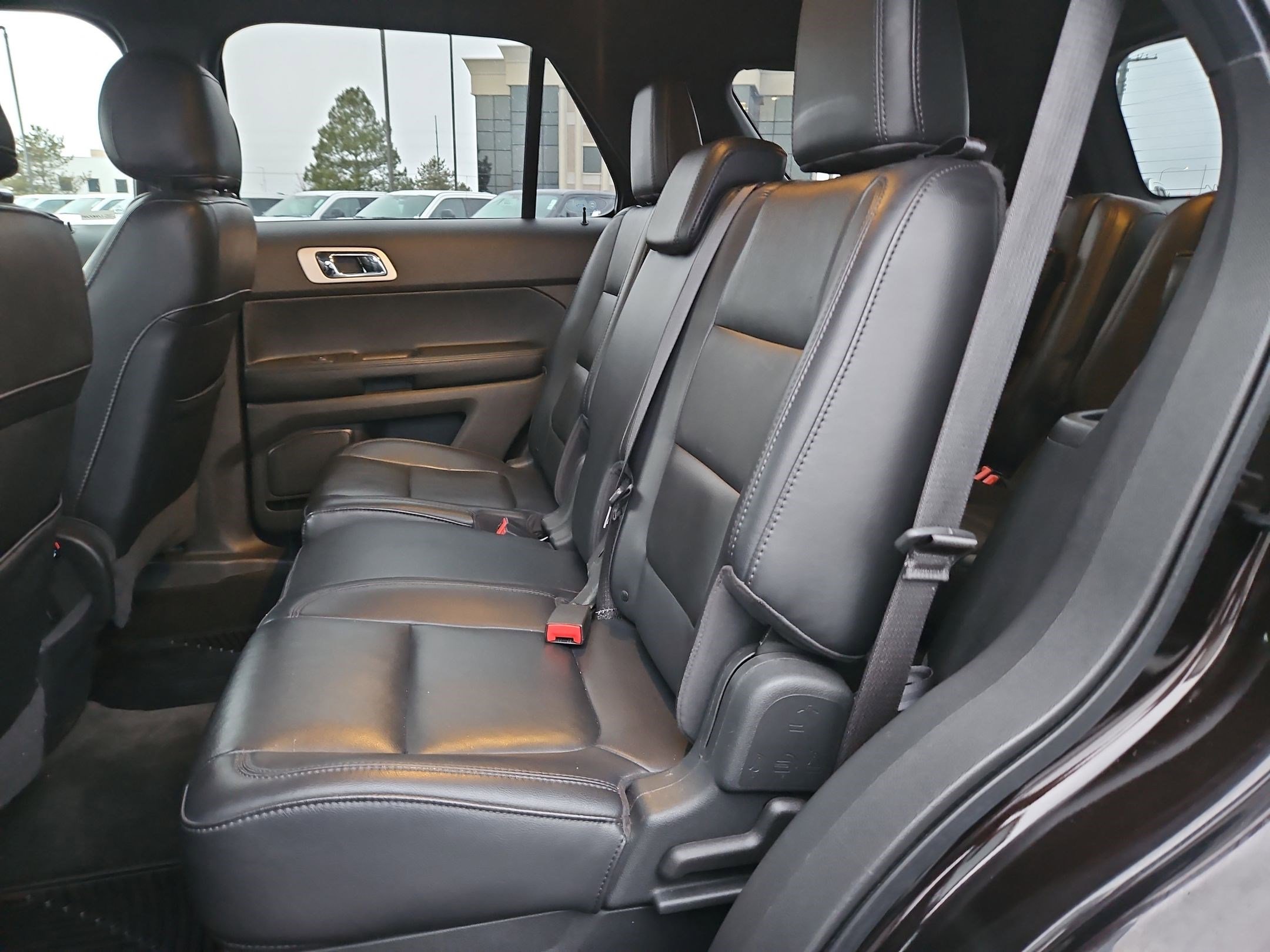 Used 2013 Ford Explorer XLT image 29