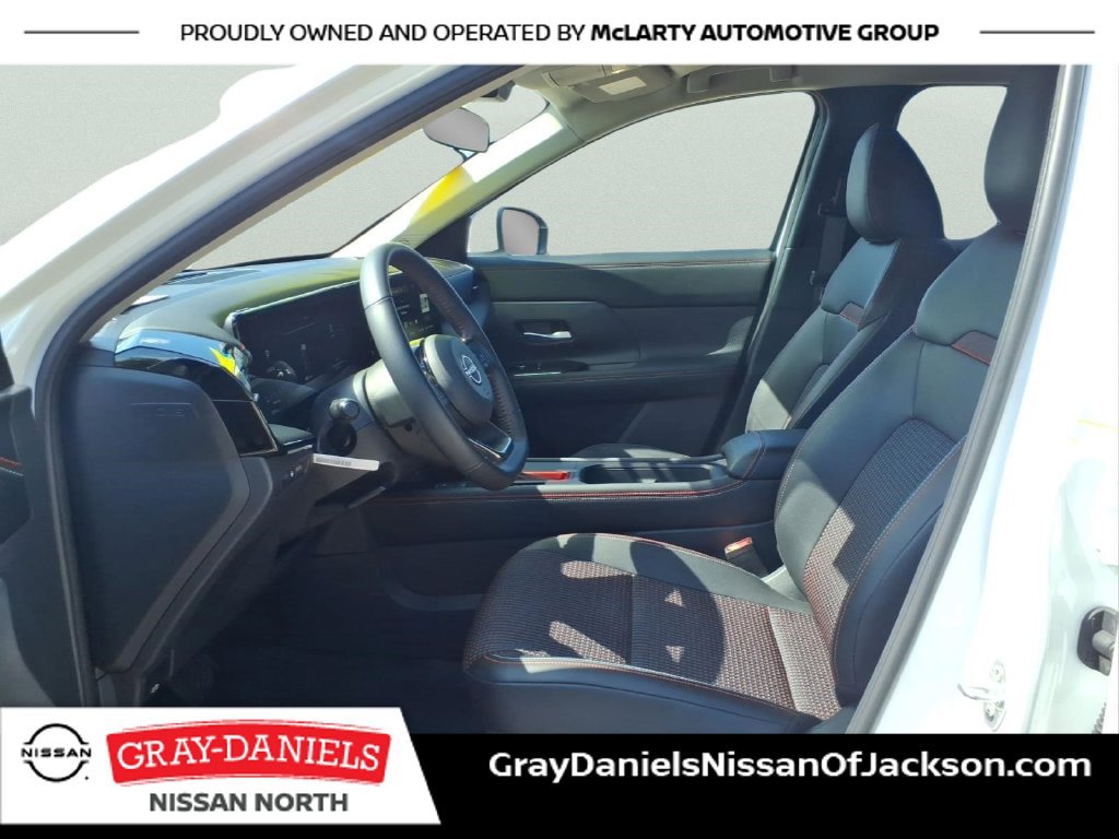 Certified 2025 Nissan Kicks SR AWD/4WD image 23